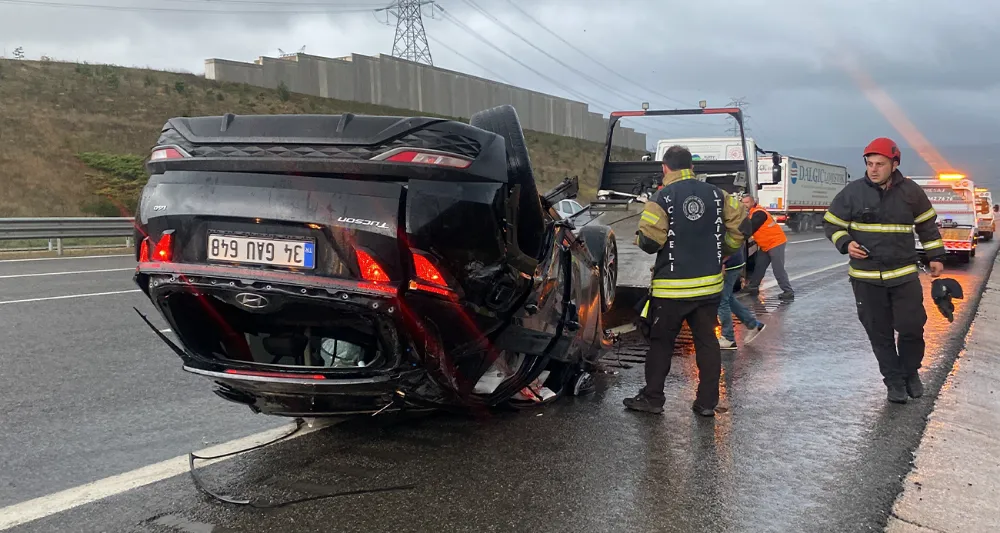 Kuzey Marmara Otoyolu’nda takla atan otomobil sürüklendi: 4 yaralı