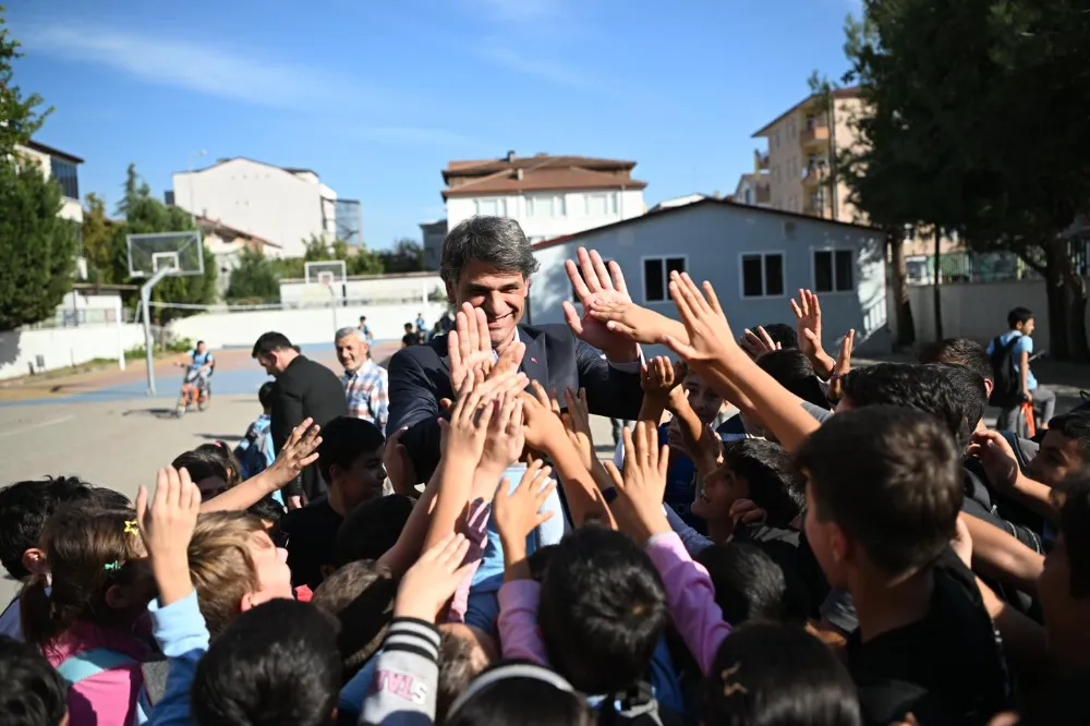 ÖĞRENCİLERDEN KOCAMAN’A SEVGİ SELİ