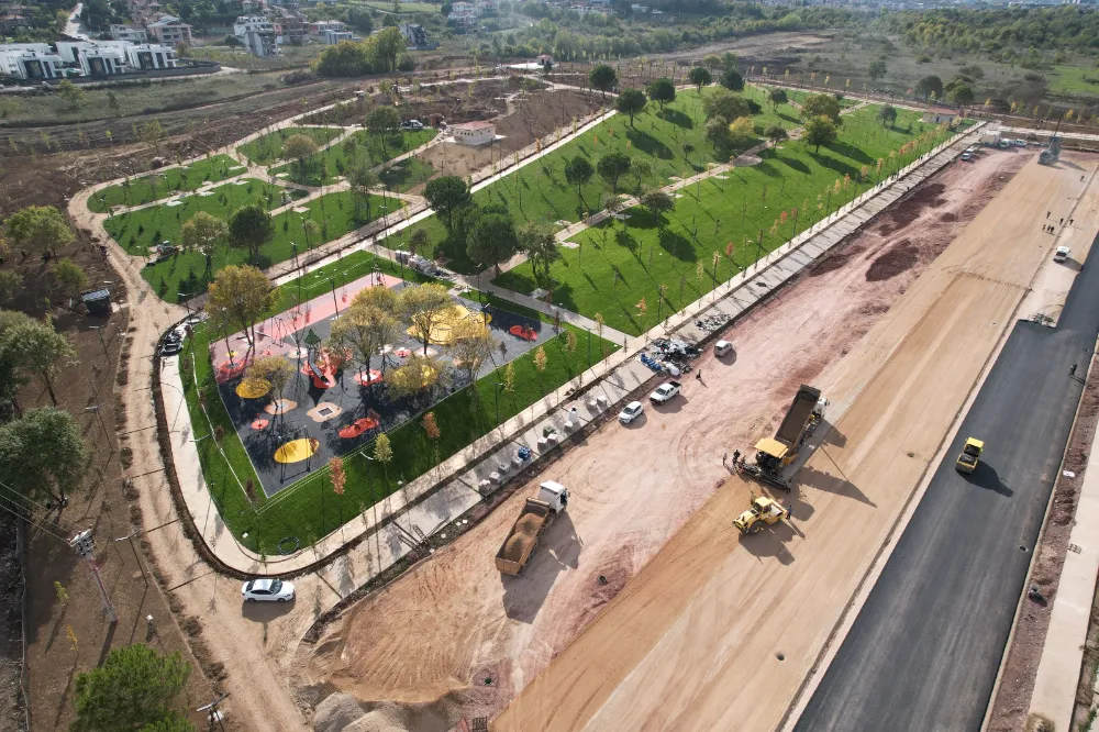 Başiskele Millet Bahçesi gün sayıyor;  Mahmut Çavuş Caddesi trafiğe açıldı