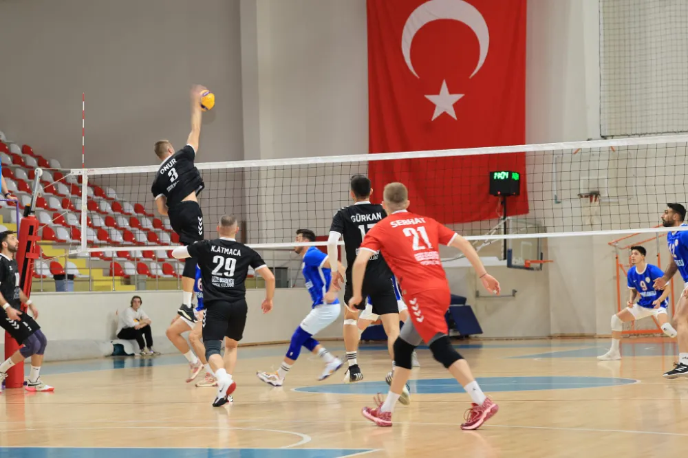 Gebze Voleybol Takımı  Galibiyete Doymuyor