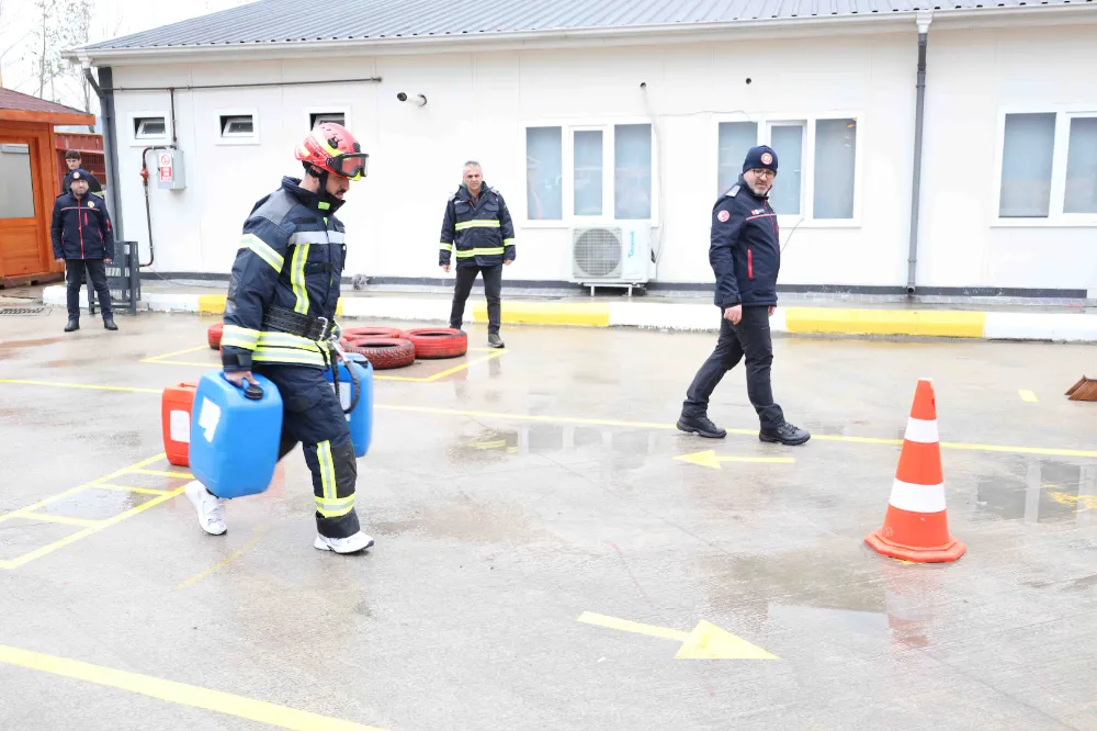 İtfaiye eri adayları zorlu parkurlarda yarışıyor