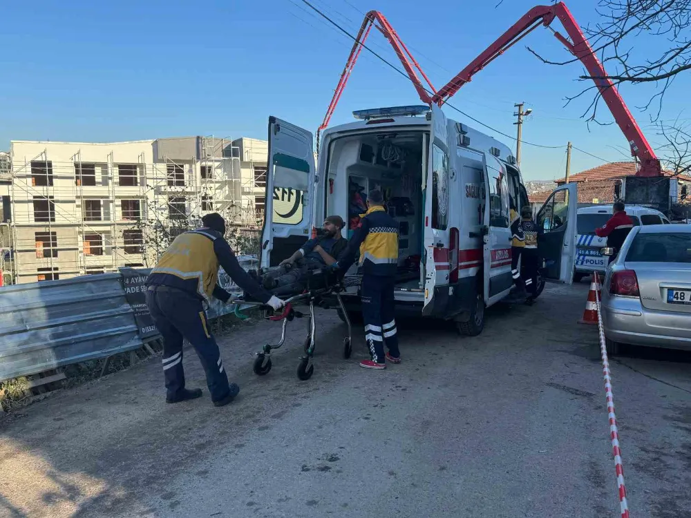 Lastik bomba gibi patladı: 2 yaralı