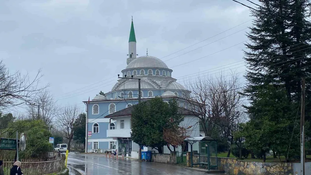 Ölmeden iki camide selasını okuttu, mahalleli hayrete düştü