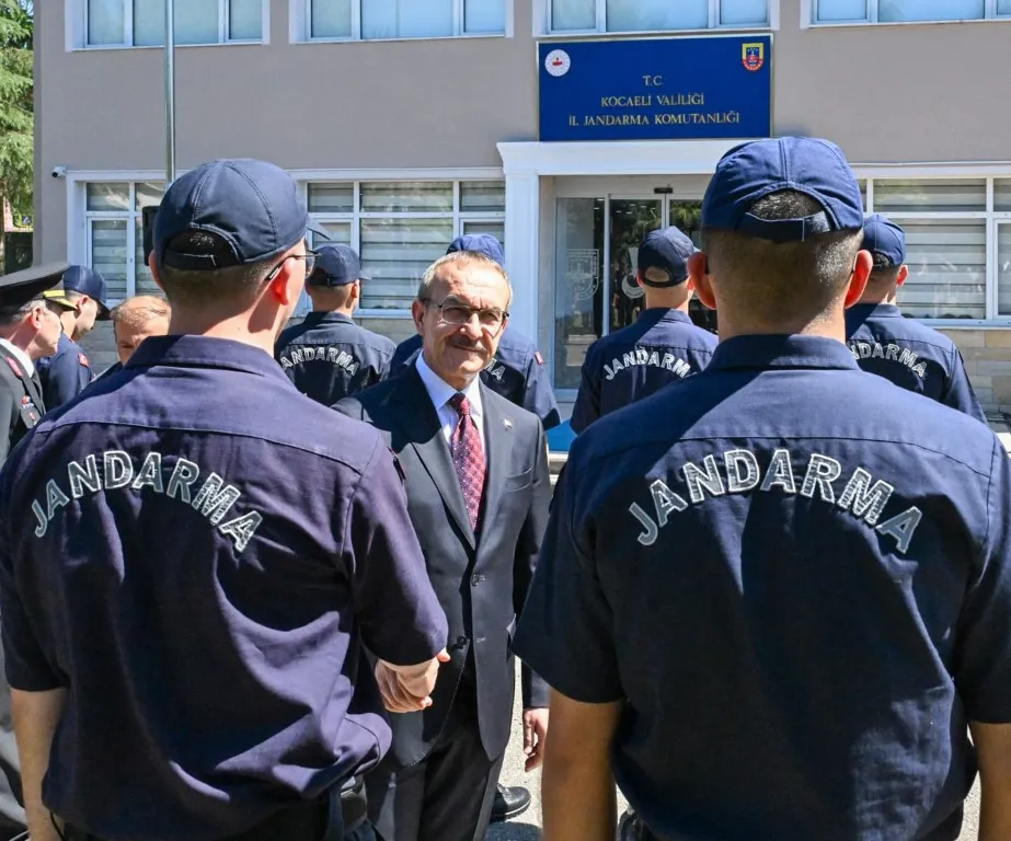 Vali Yavuz, Güvenlik Güçleriyle Bir Araya Geldi Bayramlarını Kutladı