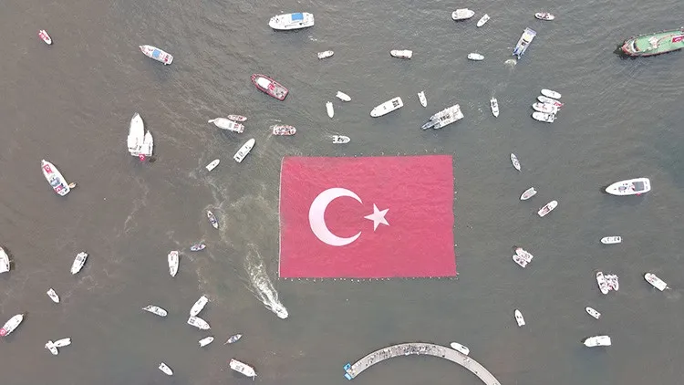 Darıca’da bin 923 metrekarelik dev Türk bayrağı açılacak