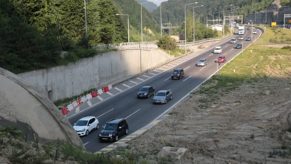 Bolu Dağı geçişinin İstanbul istikameti trafiğe kapatılacak