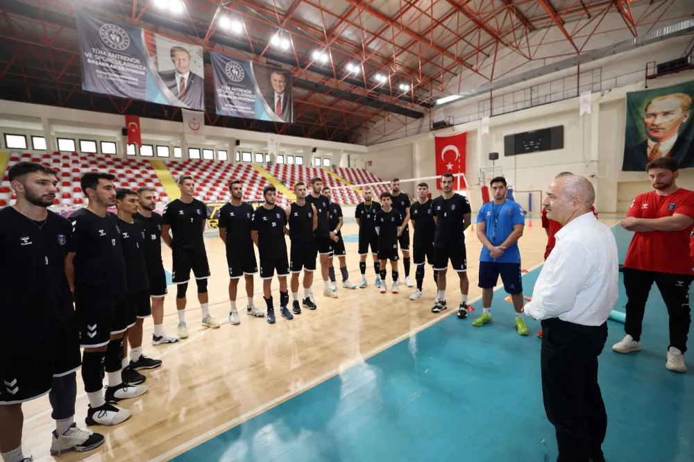 Başkan Büyükgöz’den  Voleybol Takımına Ziyaret