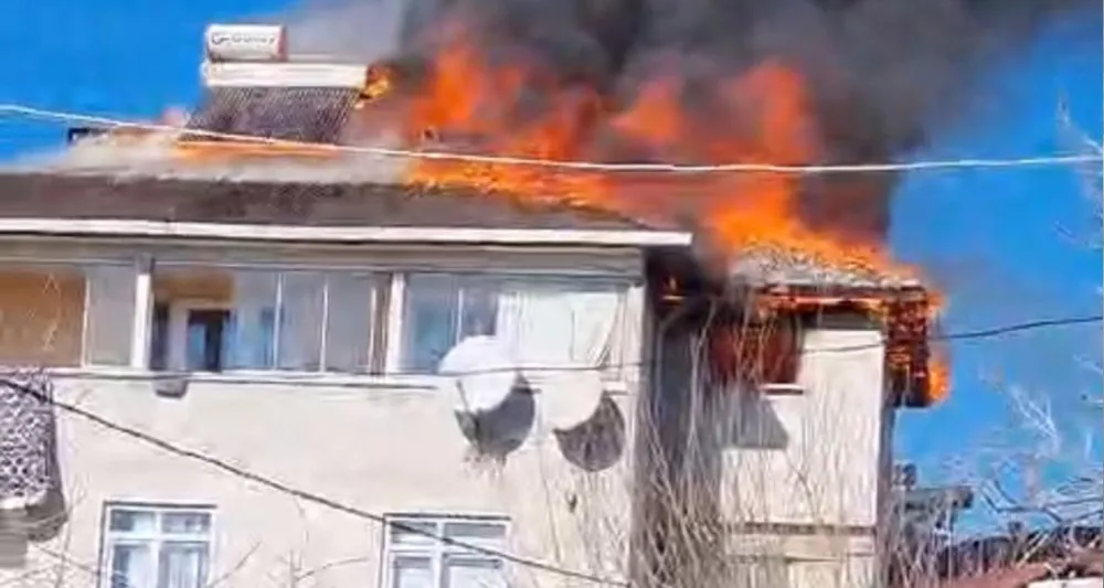 Gebze’de bir evde yangın çıktı, mahsur kalanlar var