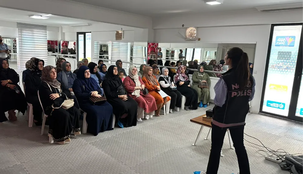Narkotik polisinden annelere eğitim