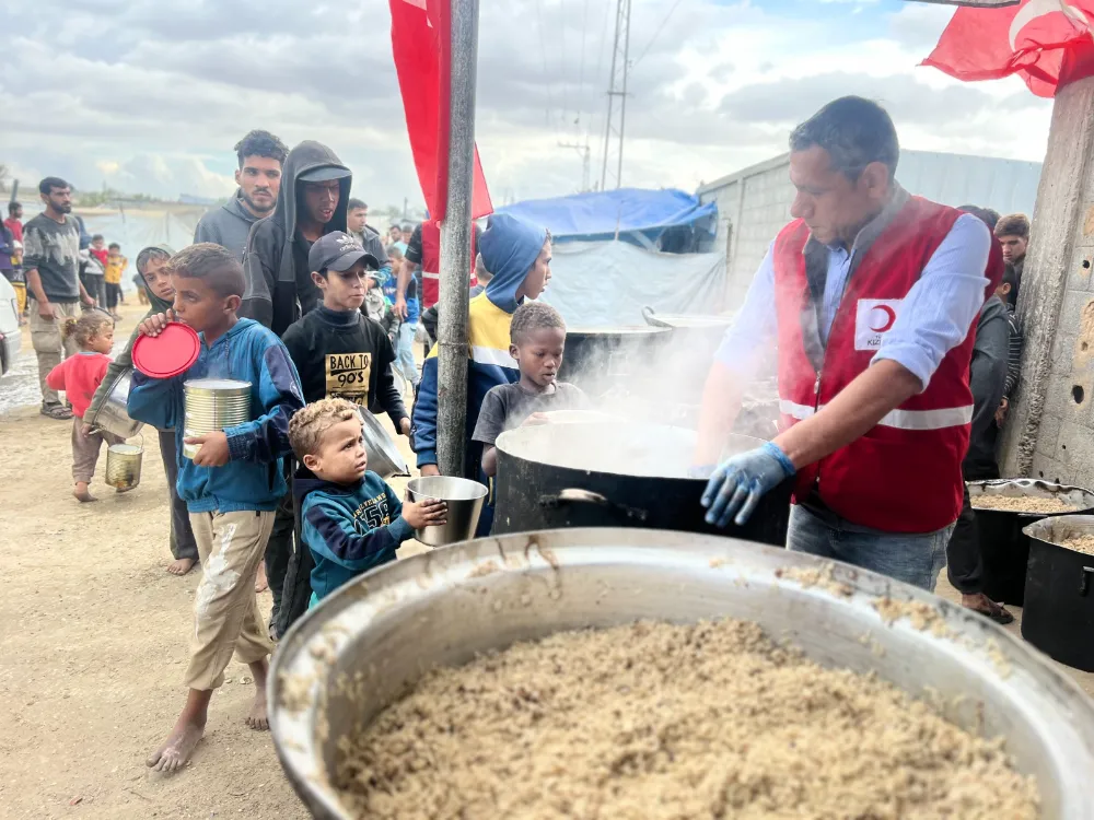 TÜRK KIZILAY’IN İYİLİK GEMİSİ YARDIMLARI GAZZE’DE
