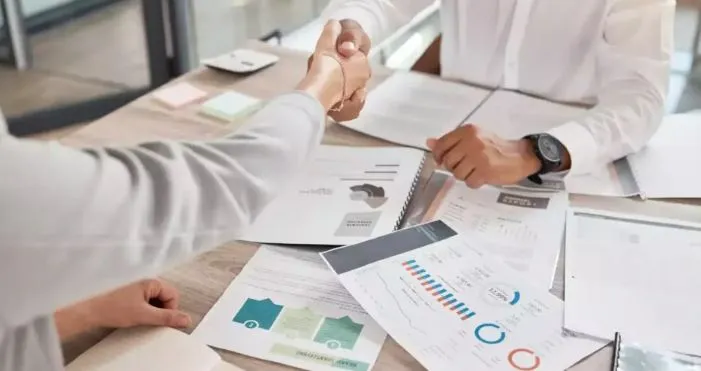 Sağlık Turizmi B2B Dönüşümü 2025: Klinikler ve Acenteler İçin Güçlü Dijital Platformlar