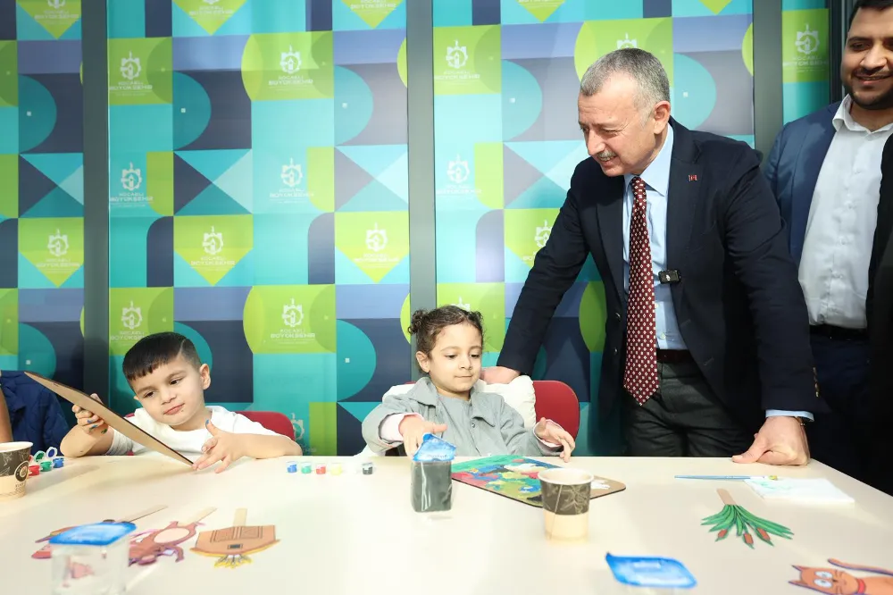 Büyükakın: Kütüphanelerde gençlerimizi geleceğe hazırlıyoruz