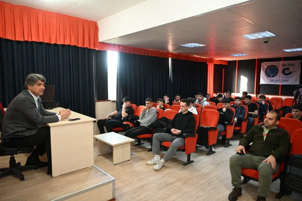 Başkan Kocaman “Gençlik Seninle Var” Programında Öğrencilerle Buluştu 