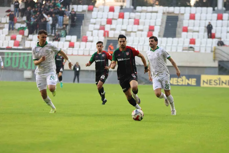 TFF 3. Lig: Karşıyaka: 3 - Bornova 1877: 1
