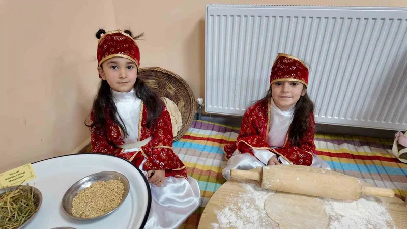 Yerli Malı Haftası’nda Van’ın kültürünü tanıttılar
