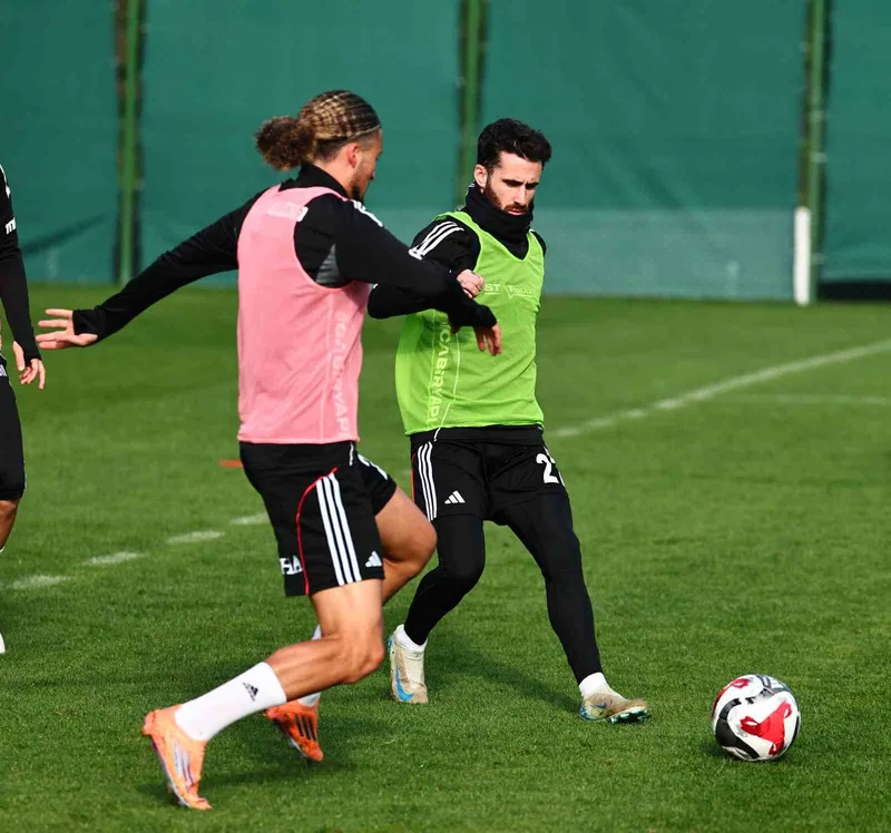 Beşiktaş’ta Rafa Silva, takımla birlikte çalıştı
