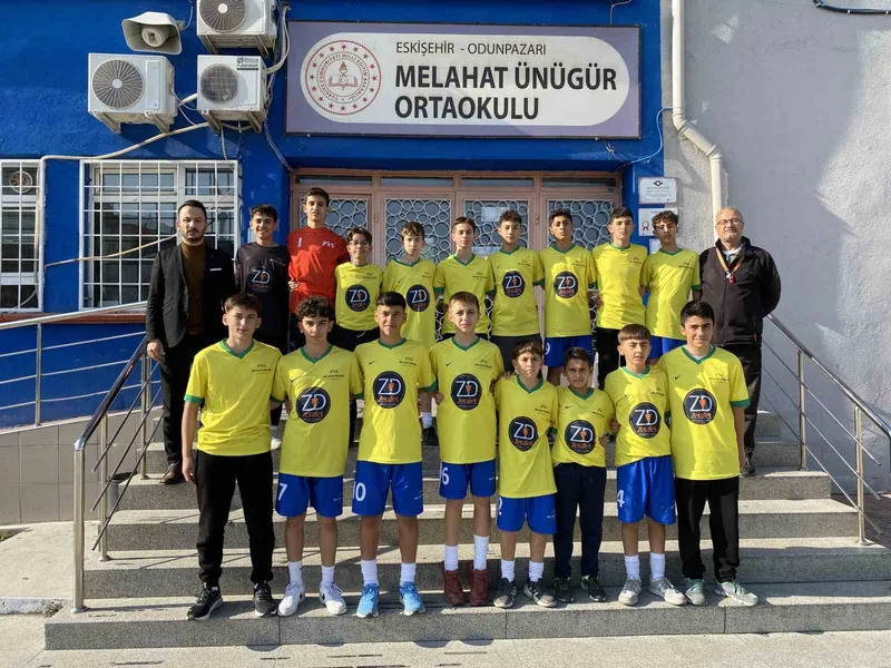 Bu okul futbol branşında üst üste 10 yıldır şampiyon
