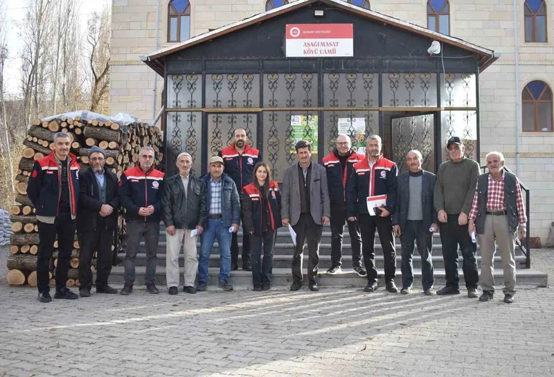Bayburt’ta ‘Köylerde Buluşuyoruz Tarımı Konuşuyoruz’ projesi kapsamında 79 köyde çiftçi ziyaretleri yapıldı

