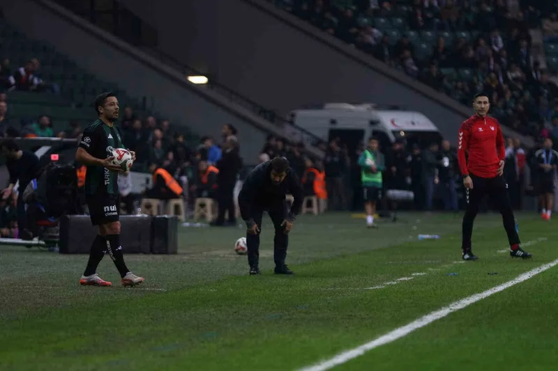 Trendyol Süper Lig: Kocaelispor: 0 - Kasımpaşa: 0 (İlk yarı)
