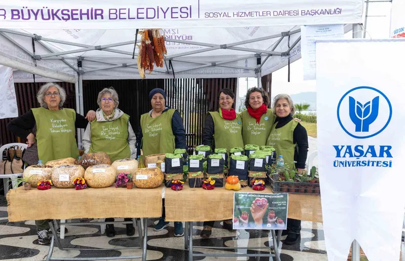 İzmir’de yüzlerce gönüllü 
