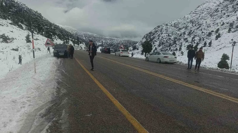 Kar yağışını duyan Alacabel’e koştu
