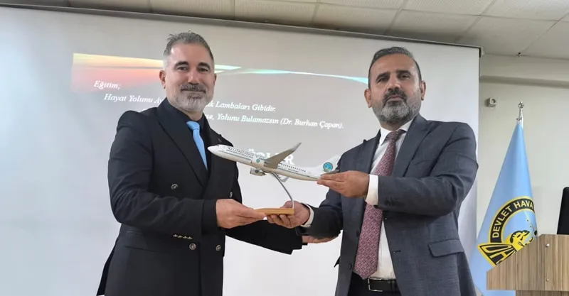 Şırnak Şerafettin Elçi Havalimanı çalışanlarına ’Aile Yılı’ konferansı
