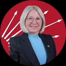 NURTEN YONTAR: “ANNELİK SADECE BİYOLOJİK DEĞİL, YÜREKTEN BİR BAĞDIR”