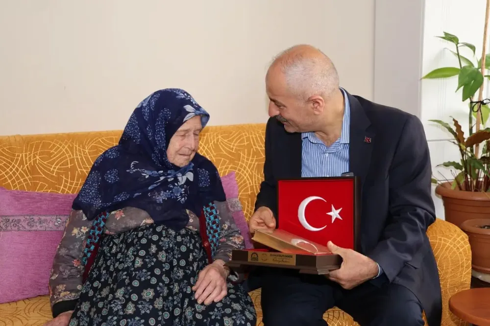 Şehit Annesine Anlamlı Ziyaret