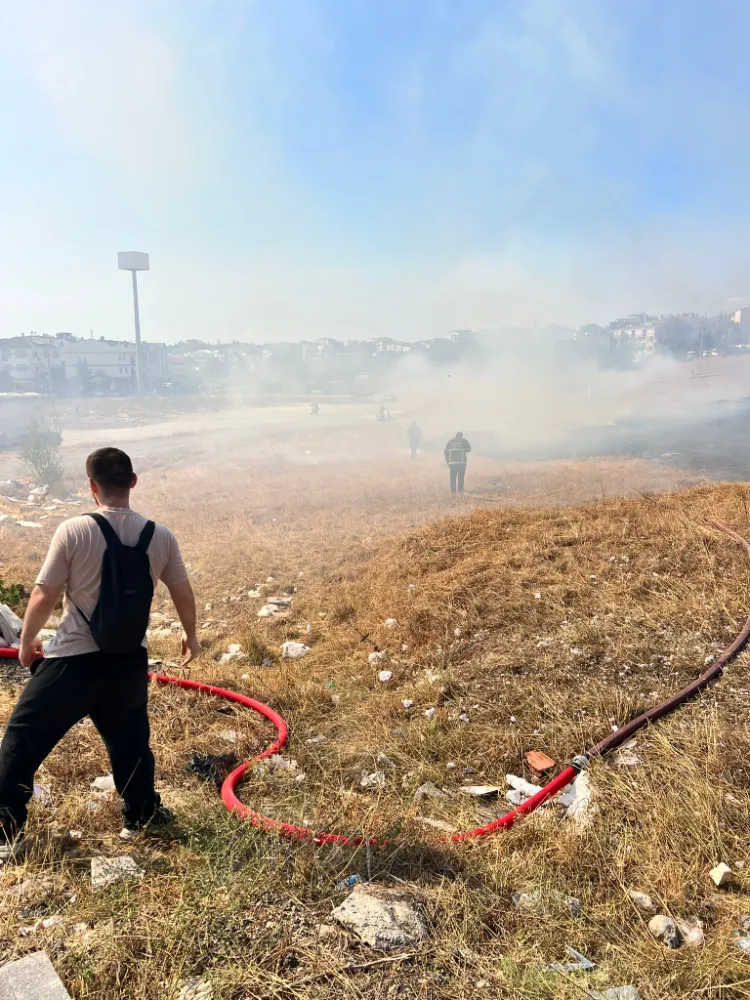 Darıca’da Korkutan Yangın: Söndürme Çalışmaları Devam Ediyor