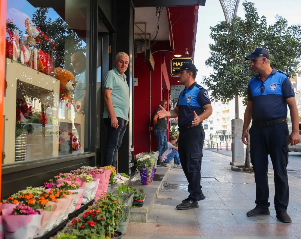 Gebze’de Kaldırım İşgallerine Zabıta Müdahalesi