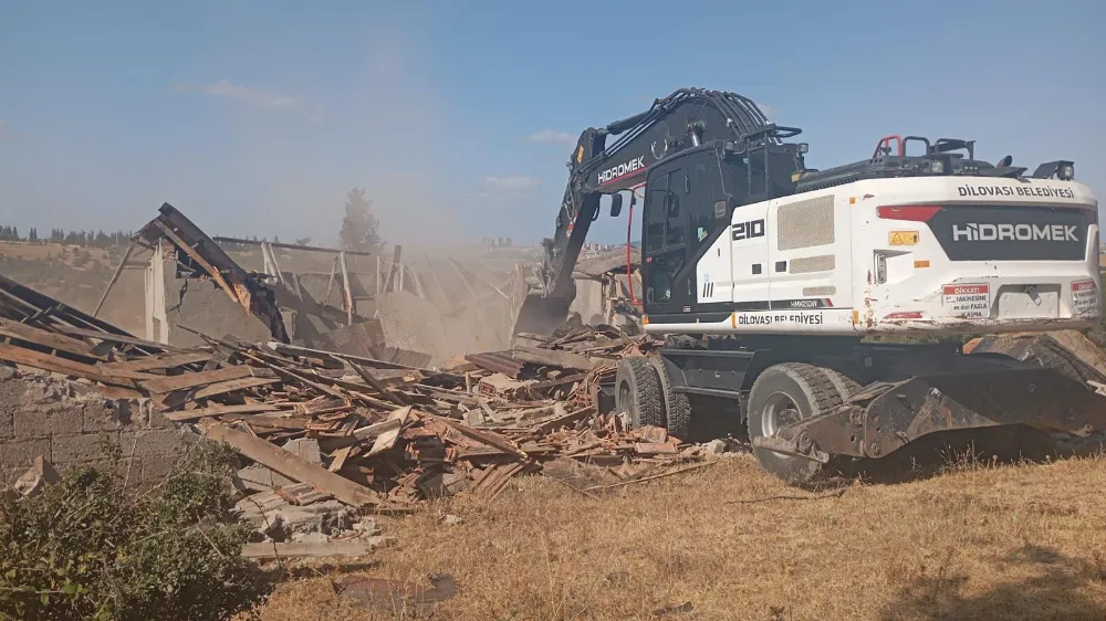 Dilovası’nda Metruk Bina Yıkımları Devam Ediyor