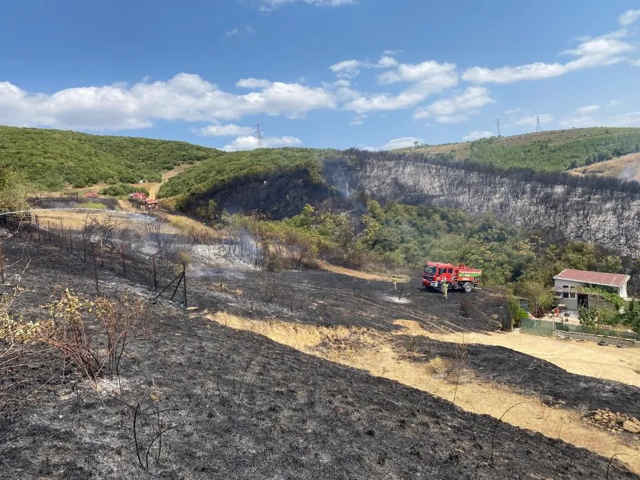 Kocaeli’de çıkan yangın 2 saatte söndürüldü: 5 ev ve eklentileri zarar gördü
