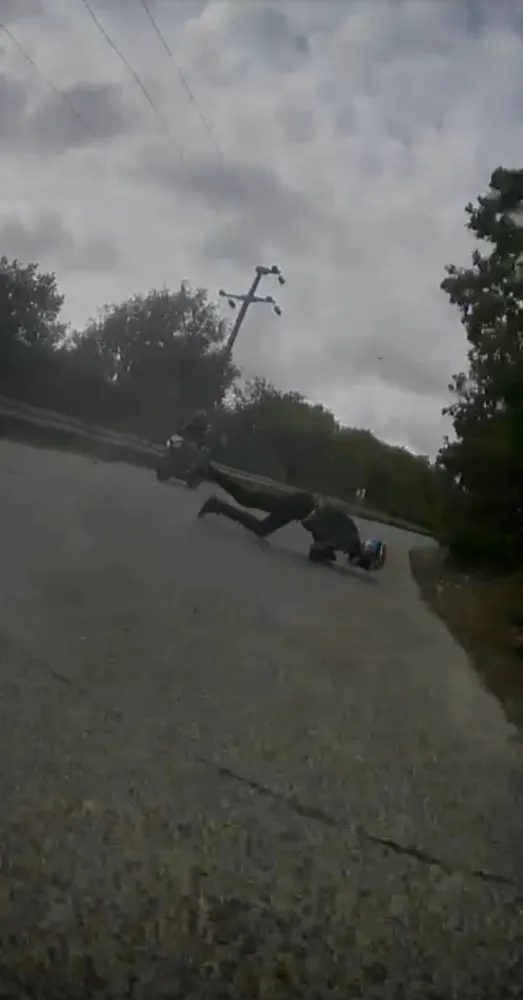 Asfalttaki yarık yüzünden ölümden döndü