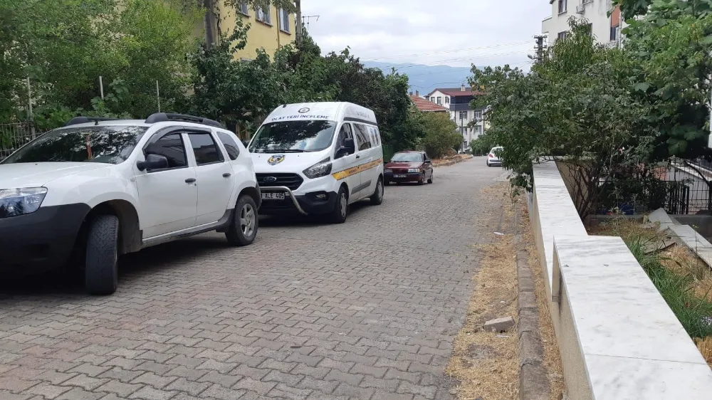 Sağlık çalışanı evinde ölü bulundu