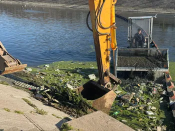 12 metreküp atık denize ulaşmadan toplandı